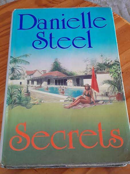 Secrets-Danielle Steel(Hardcover)