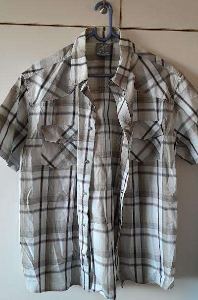 Sharks Mens Button up Shirt Size Medium
