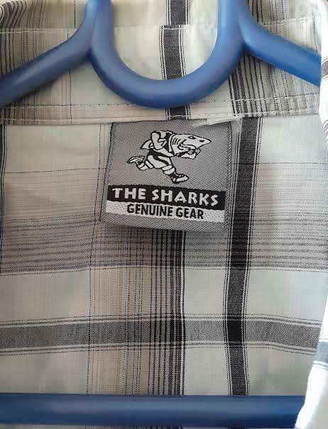 Sharks Mens Button up Shirt Size Medium