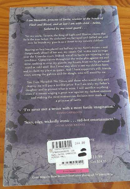 Swallowing Darkness-Laurell K Hamilton