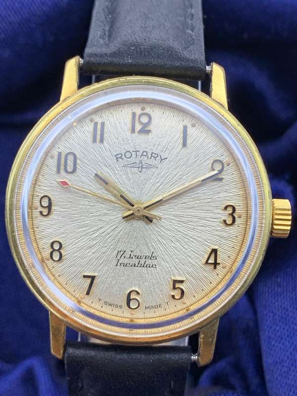 Vintage ROTARY 17 Jewels Incabloc Swiss Made Wrist Watch. Working, tiny crack on glass.