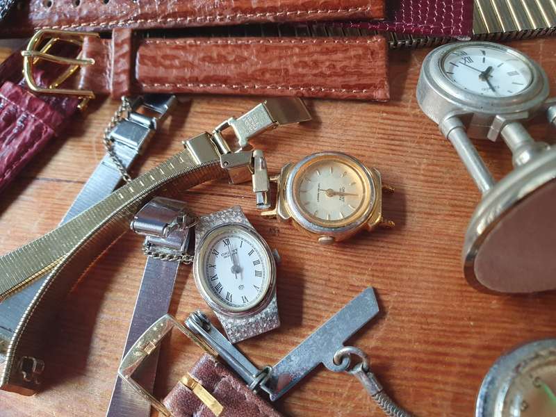 Joblot of Service Needed Watches