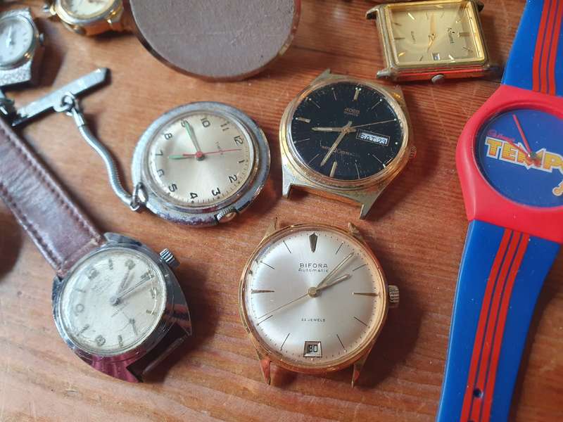Joblot of Service Needed Watches