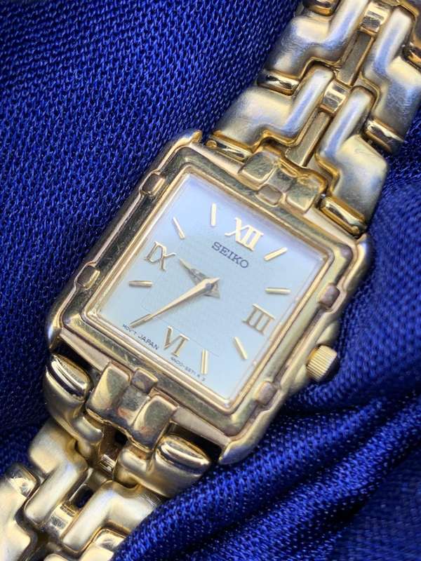 Seiko 4N00-7000 Ladies Gold Quartz Roman Numerals Watch RUNNING