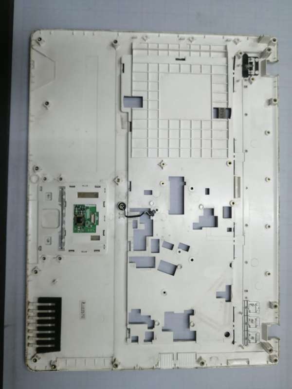 (D)Clevo M76T Cover Palmrest, No Keyboard Touchpad 6-39M76S2-01X
