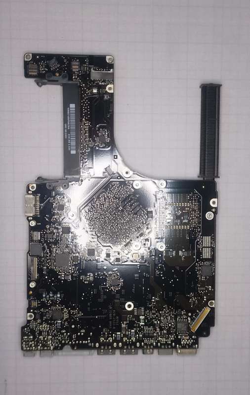 (D)MACBOOK PRO 15" A1286 2324 2009 LOGIC BOARD 820-2533-B