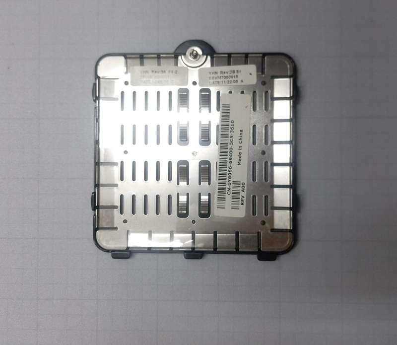(D)Dell Inspiron 2200 RAM Memory Cover Door EBVM7003015