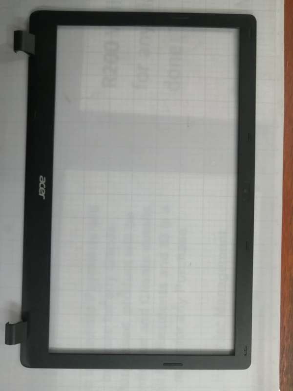 (D)ACER es1-512 es1-531 SCREEN BEZEL 441.037021001