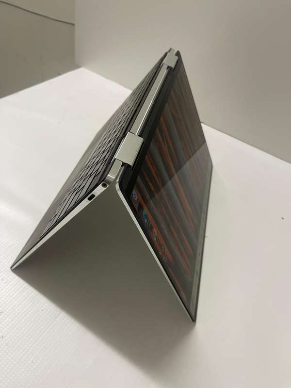 Dell XPS 13 9310 2-in-1 Convertible 13.4-inch TOUCHSCREEN - Core i7-1185G7 16GB RAM 512GB SSD W11