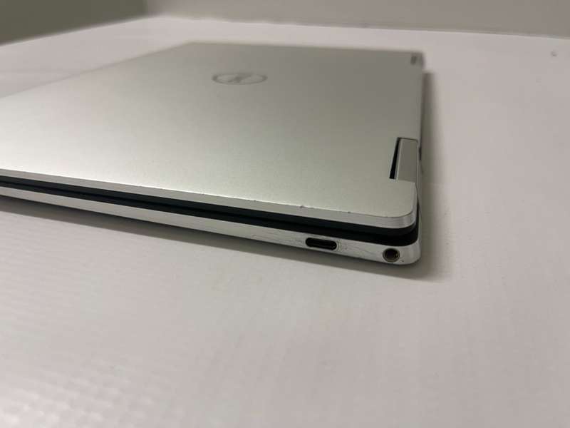 Dell XPS 13 9310 2-in-1 Convertible 13.4-inch TOUCHSCREEN - Core i7-1185G7 16GB RAM 512GB SSD W11
