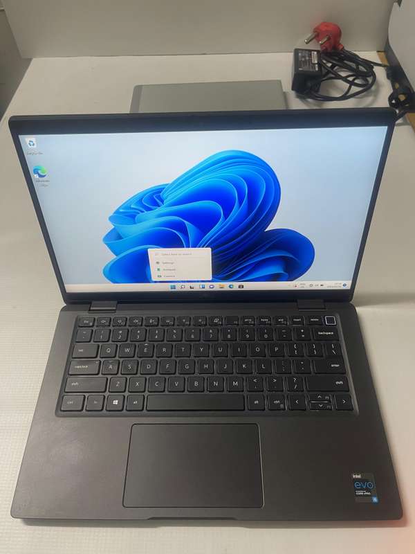 Dell Latitude 7420 14-inch Core i5-1145G7 16GB RAM 512GB SSD Win 11 Pro Laptop
