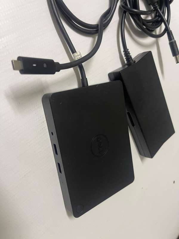 DELL WD15 DOCKING STATION w/ 130w Original Dell Power Adaptor