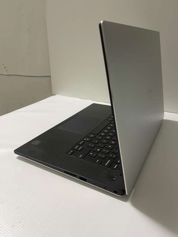 Dell Precision 5530 i7 -8850H - NVIDIA QUADRO P2000 4GB GDDR5 GRAPHICS - 16 GB RAM - 512GB SSD