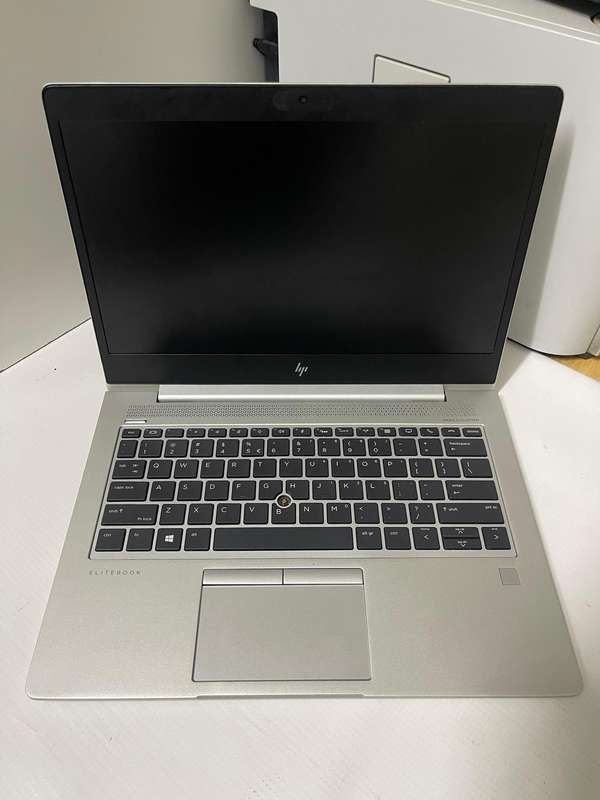 HP EliteBook 735 G5  Ryzen 7 PRO 2700U / 13.3 FHD / AMD Radeon Vega Graphics / 8GB RAM / 256GB SSD