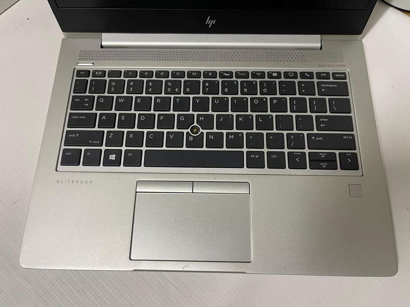 HP EliteBook 735 G5  Ryzen 7 PRO 2700U / 13.3 FHD / AMD Radeon Vega Graphics / 8GB RAM / 256GB SSD