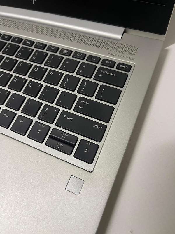 HP EliteBook 735 G5  Ryzen 7 PRO 2700U / 13.3 FHD / AMD Radeon Vega Graphics / 8GB RAM / 256GB SSD