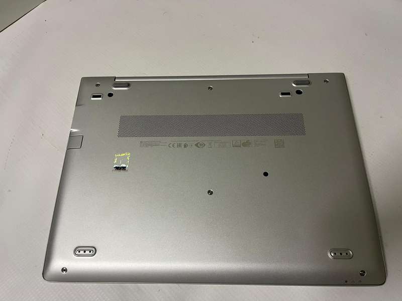 HP EliteBook 735 G5  Ryzen 7 PRO 2700U / 13.3 FHD / AMD Radeon Vega Graphics / 8GB RAM / 256GB SSD