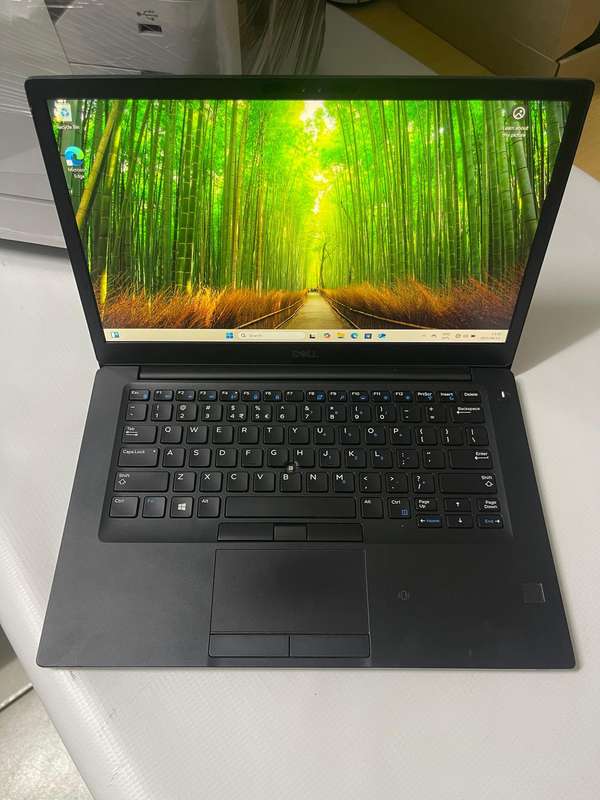 DELL LATITUDE 7490 - Intel Core i7 8650U 8TH GEN - 16GB DDR4 - 256GB SSD - GRADED B CPO LAPTOP
