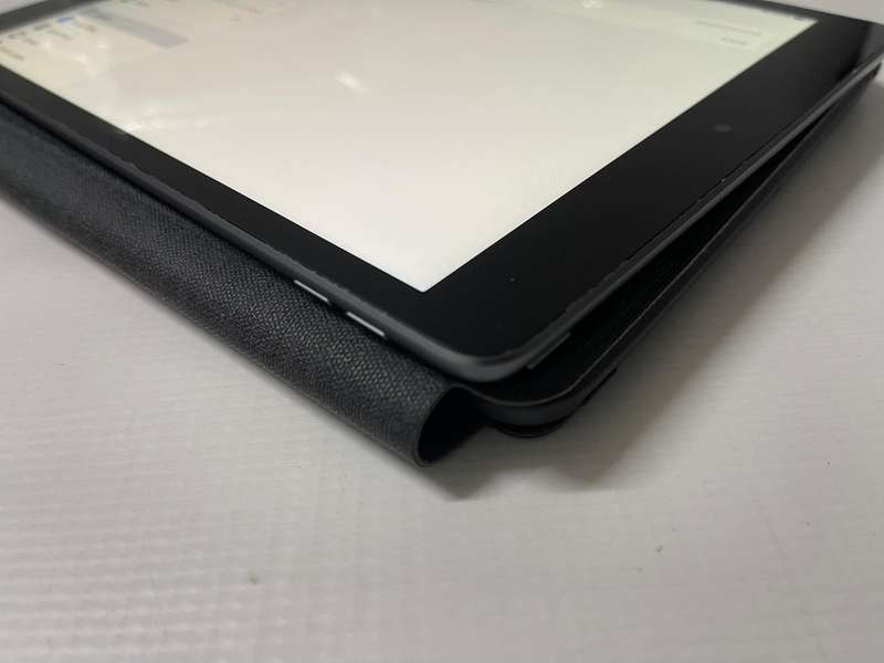 Apple iPad 10.2, 2021, 9th Gen WiFi 64GB Space Grey (No Finger ID) + Charging Cable