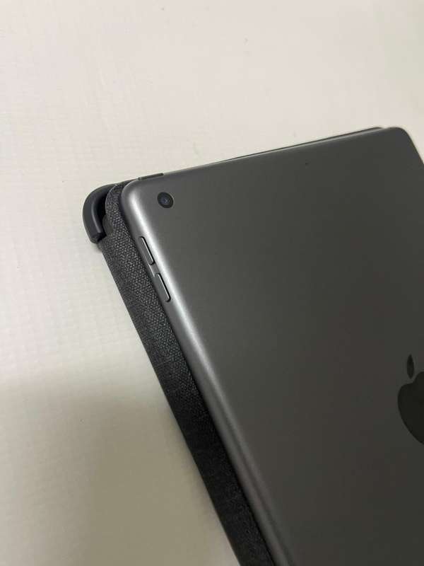 Apple iPad 10.2, 2021, 9th Gen WiFi 64GB Space Grey (No Finger ID) + Charging Cable