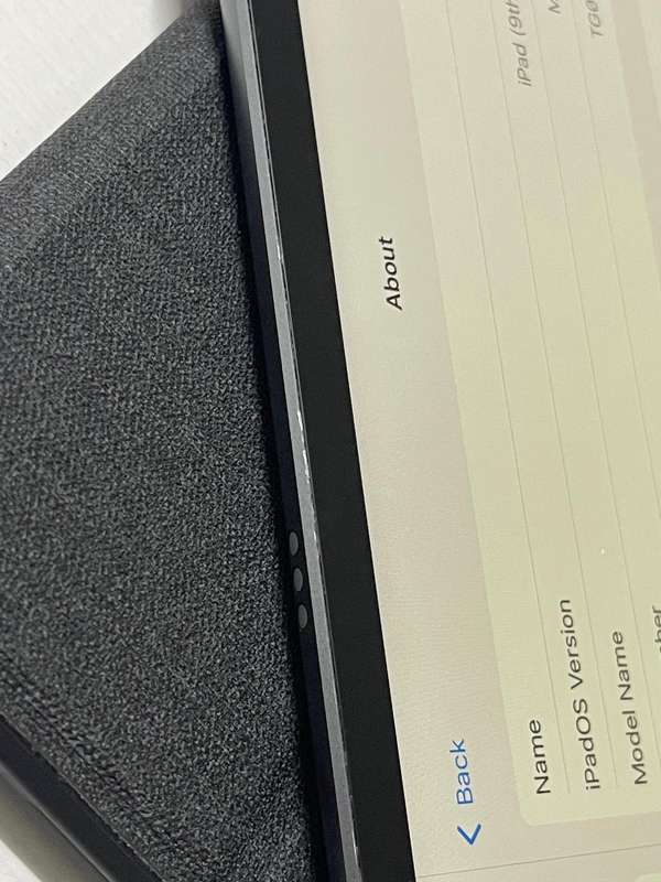 Apple iPad 10.2, 2021, 9th Gen WiFi 64GB Space Grey (No Finger ID) + Charging Cable