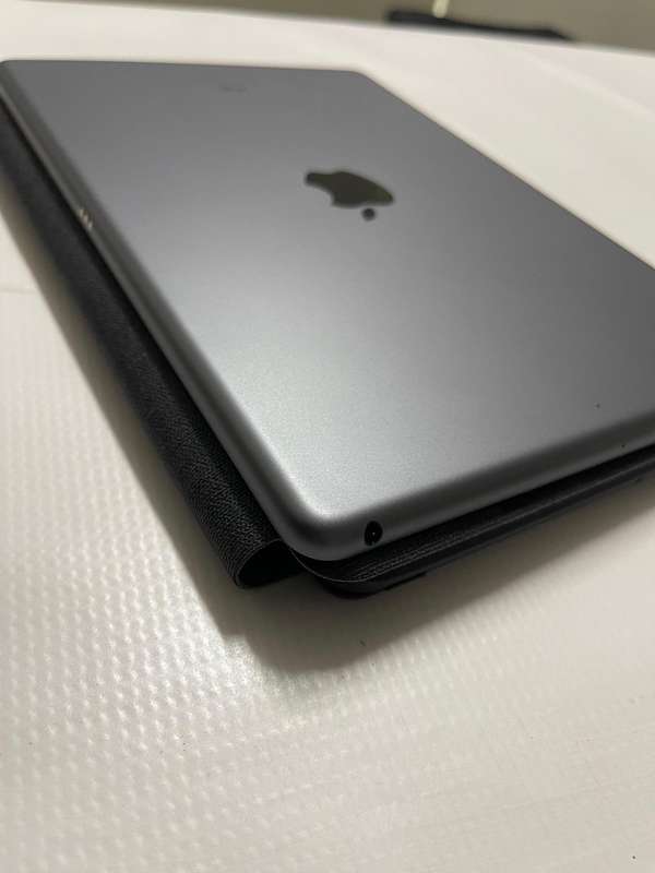 Apple iPad 10.2, 2021, 9th Gen WiFi 64GB Space Grey (No Finger ID) + Charging Cable