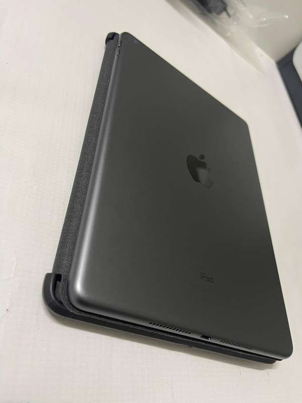 Apple iPad 10.2, 2021, 9th Gen WiFi 64GB Space Grey (No Finger ID) + Charging Cable