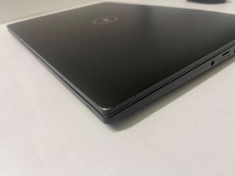 DELL LATITUDE 7490 - intel Core i7 8650U - 16GB DDR4 - 256GB NVME SSD - 14 INCH - LAPTOP