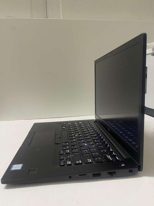 DELL LATITUDE 7490 - intel Core i7 8650U - 16GB DDR4 - 256GB NVME SSD - 14 INCH - LAPTOP
