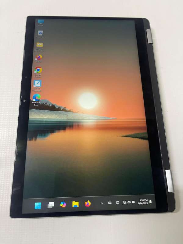 Dell Latitude 5320 13.3-inch 2-in-1 Convertible Touchscreen Core i5-1145G7 16GB RAM 256GB SSD W11