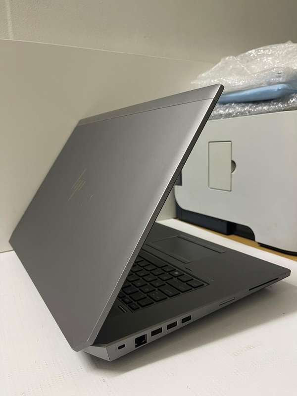 HP ZBook 17 G6 Mobile Workstation  Core i7-9750H 17.3 FHD 32GB RAM 1TB SSD Quadro T1000 4GB DDR5 GPU