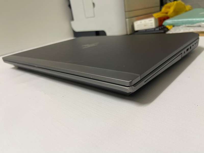HP ZBook 17 G6 Mobile Workstation  Core i7-9750H 17.3 FHD 32GB RAM 1TB SSD Quadro T1000 4GB DDR5 GPU