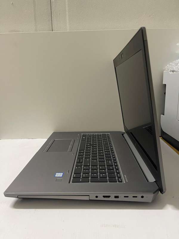 HP ZBook 17 G6 Mobile Workstation  Core i7-9750H 17.3 FHD 32GB RAM 1TB SSD Quadro T1000 4GB DDR5 GPU
