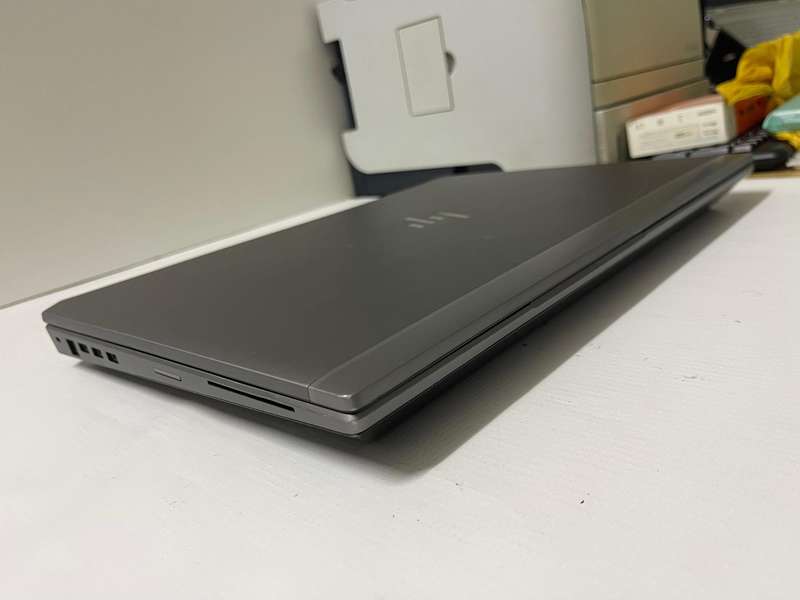 HP ZBook 17 G6 Mobile Workstation  Core i7-9750H 17.3 FHD 32GB RAM 1TB SSD Quadro T1000 4GB DDR5 GPU