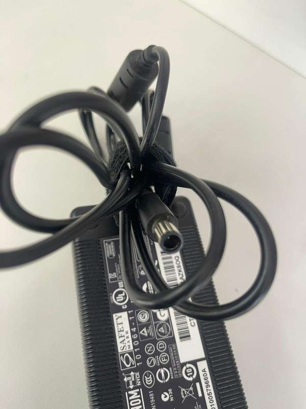 Original HP Big Pin 135W 19V 7.1A Pin Laptop AC Adapter Charger