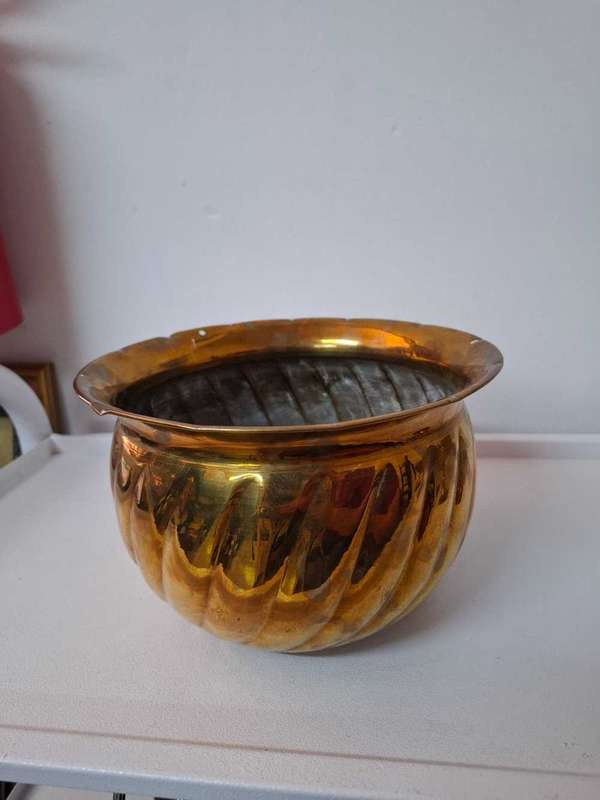 Brass planter