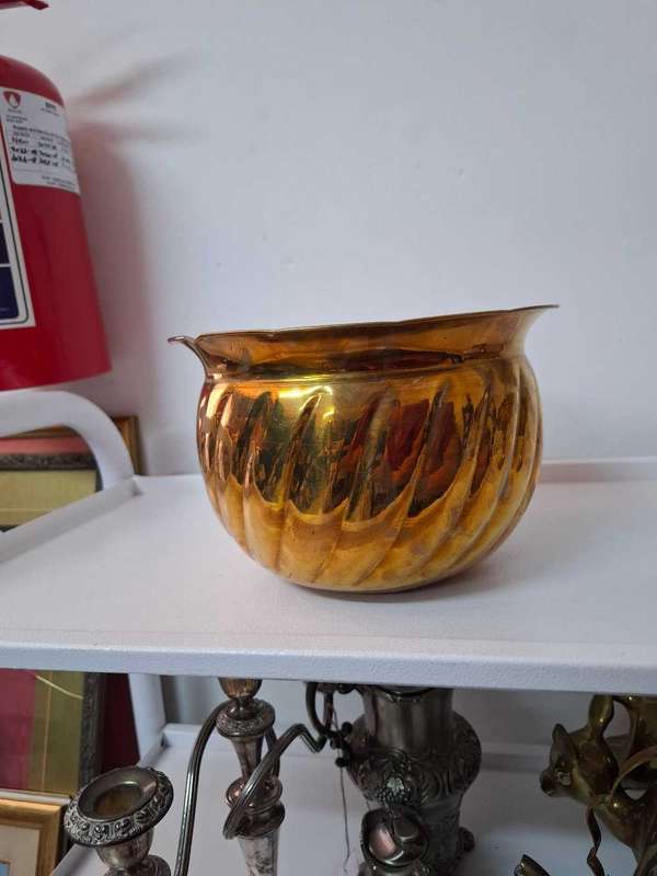 Brass planter