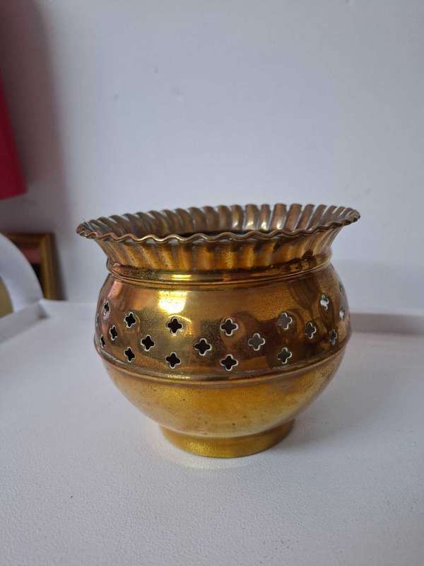 Brass planter