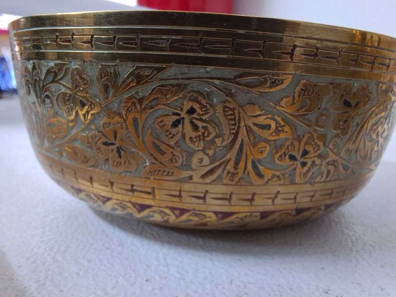 Set of 2 Brass bowls