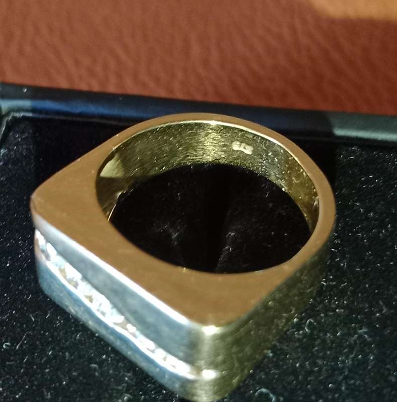 9ct Gold Ring with river of natural Diamonds