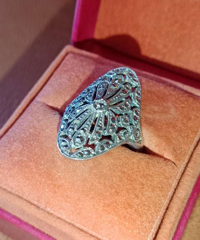 Silver Ladies Ring Art-Deco with Marcasite