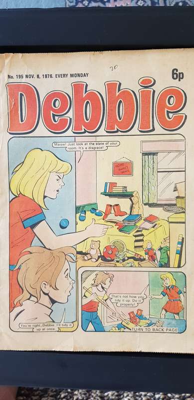 VINTAGE 1976 DEBBIE COMIC BOOK NO: 195 .