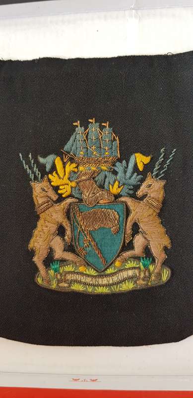 RARE & COLLECTBLE VINTAGE STANDARD BANK LOGO - COAT-OF-ARMS EMBROIDERED POCKET BADGE FROM 1955.