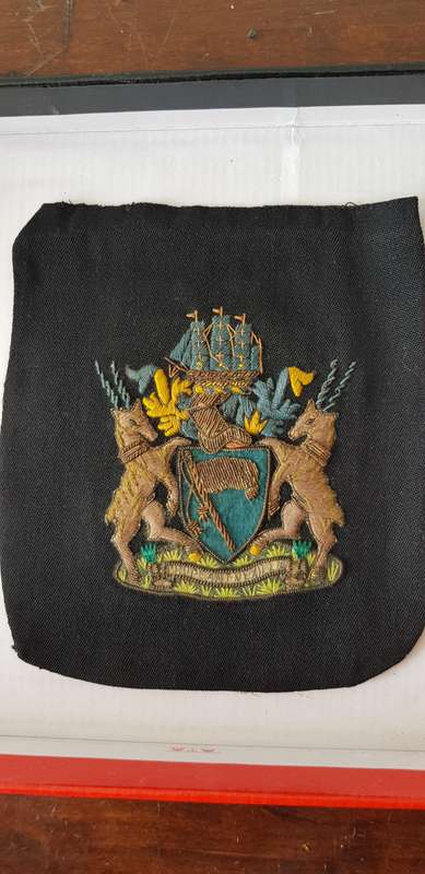 RARE & COLLECTBLE VINTAGE STANDARD BANK LOGO - COAT-OF-ARMS EMBROIDERED POCKET BADGE FROM 1955.