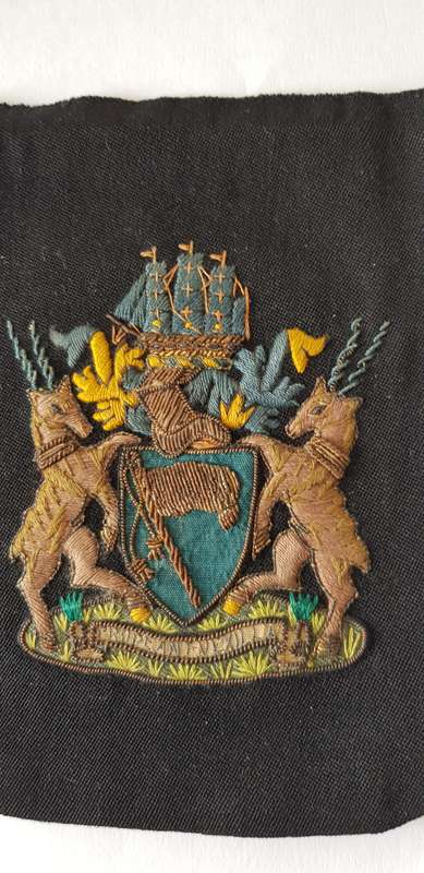 RARE & COLLECTBLE VINTAGE STANDARD BANK LOGO - COAT-OF-ARMS EMBROIDERED POCKET BADGE FROM 1955.