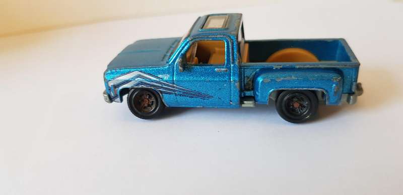 MATCHBOX 1975 CHEV STEPSIDE BAKKIE BY GENERAL MOTORS - MODEL CAR - DIE-CAST - 1/64 SCALE.
