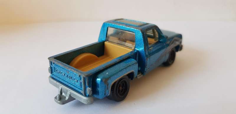 MATCHBOX 1975 CHEV STEPSIDE BAKKIE BY GENERAL MOTORS - MODEL CAR - DIE-CAST - 1/64 SCALE.