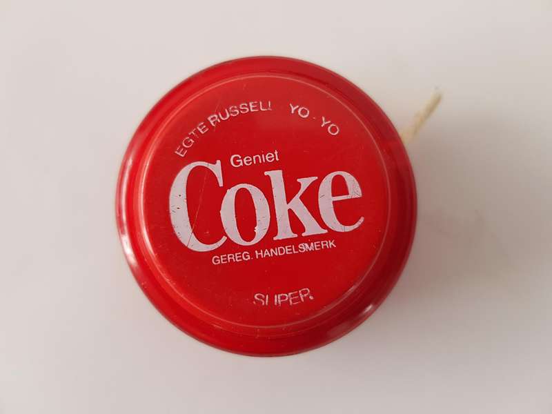 RARE & COLLECTABLE GENUINE VINTAGE RUSSEL COKE SUPER YO-YO FROM 1981.