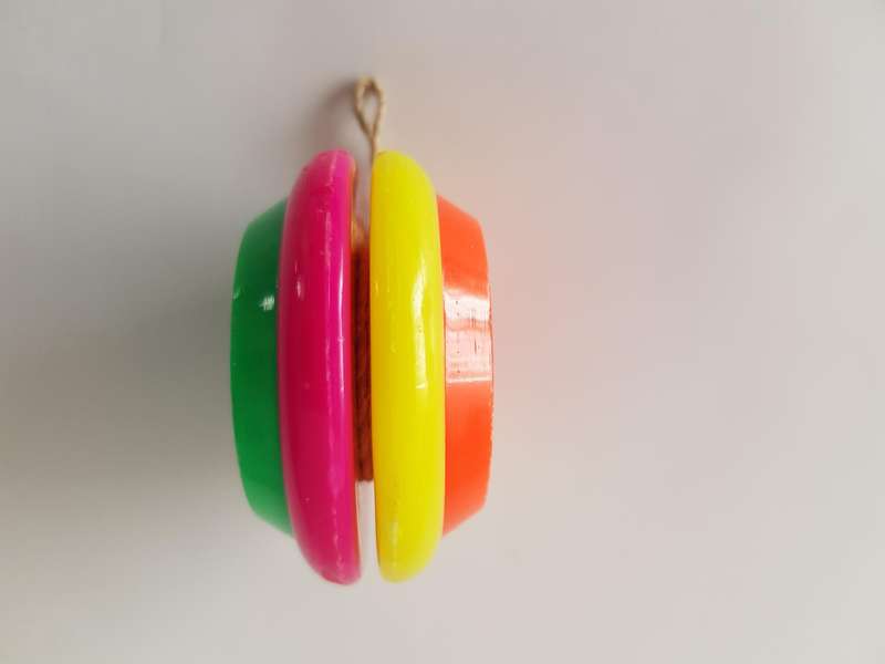 GENUINE ORIGINAL SOUTH AFRICAN YO-YO ISSUED IN 1981 IN SUPPORT OF THE MILITARY S.A.D.F .