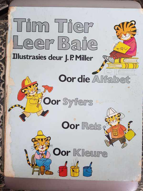 AFRIKAANSE HARDEBAND LEESBOEK VIR KLEUTERS - TIM TIER LEER BAIE.
